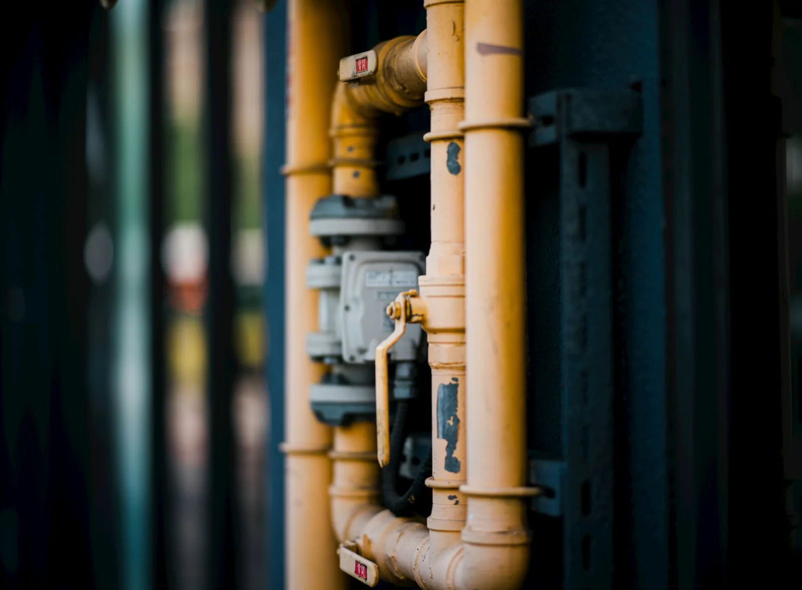 Industrial gas piping and valves