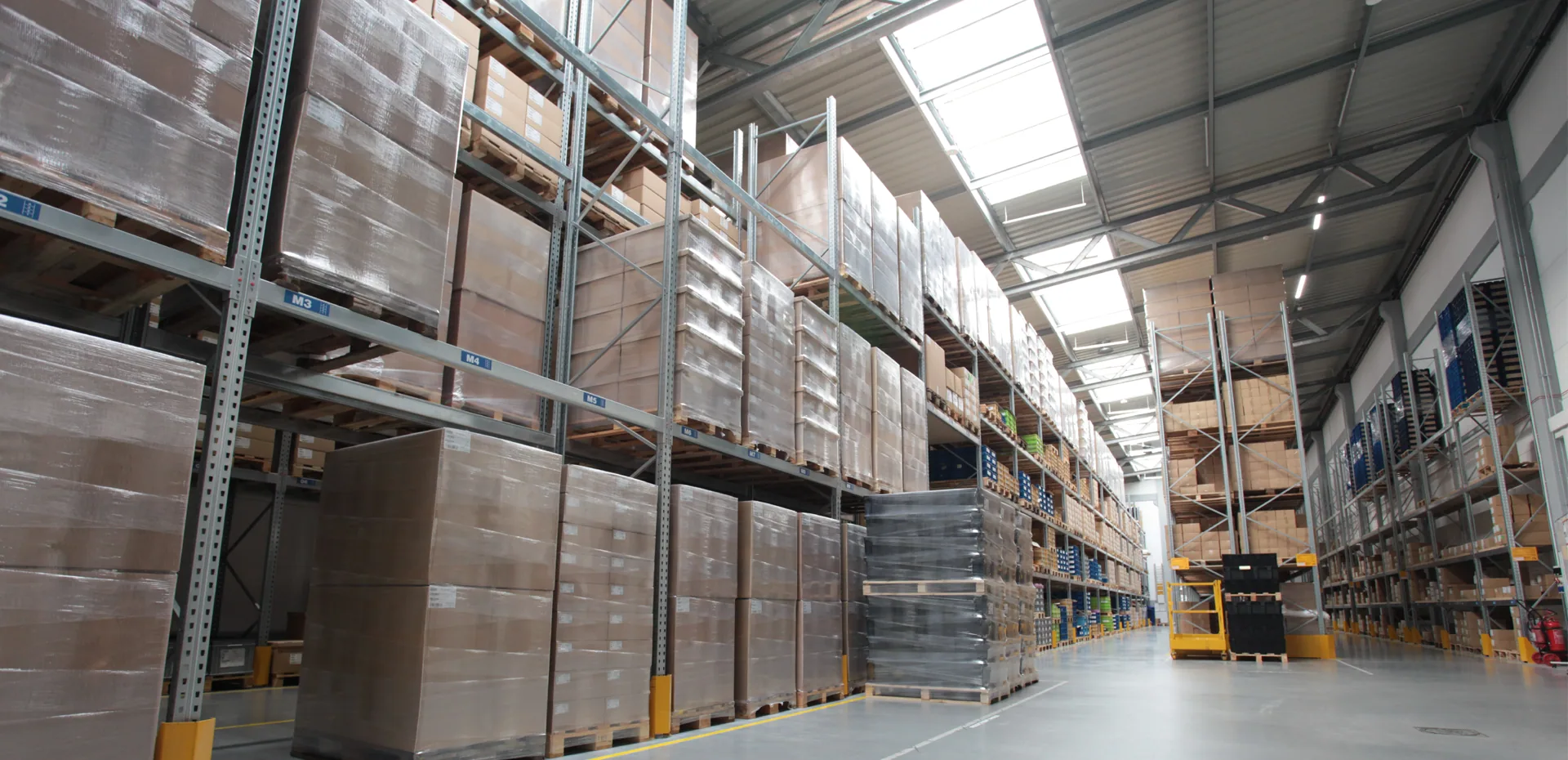 High-bay warehouse